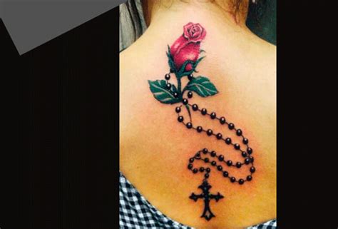 Tatuaje de un rosario: comprueba el significado religioso y las。